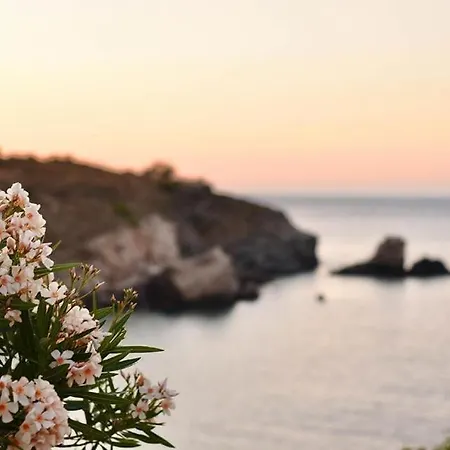 Elefthia Syros - Luxury & * Mégas Yialós-Nítes