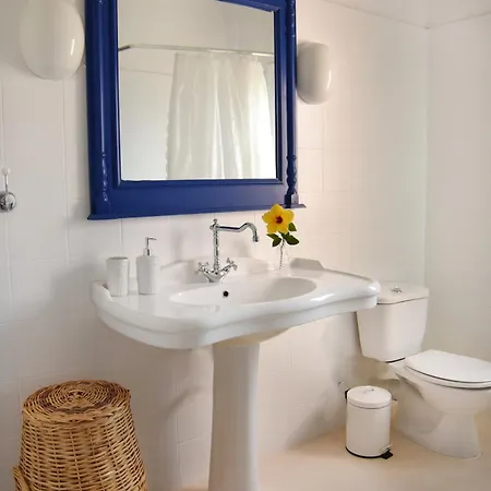 Elefthia Syros - Luxury & Hotel Mégas Yialós-Nítes