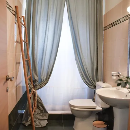 Hotel Elefthia Syros - Luxury & Mégas Yialós-Nítes