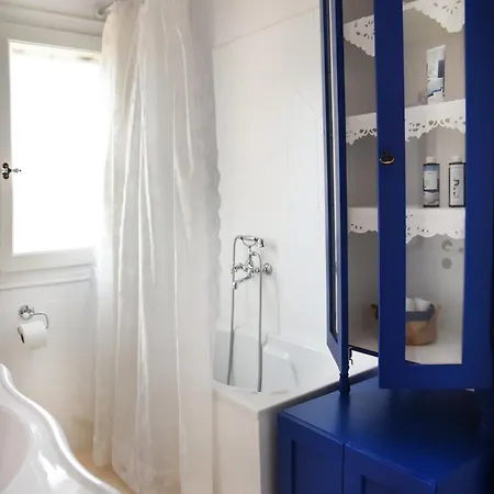 Elefthia Syros - Luxury & Hotel